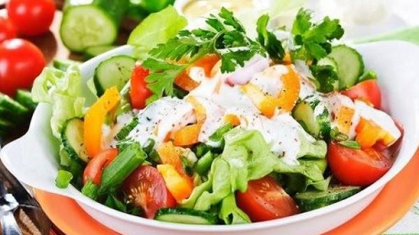 Những cách làm salad đơn giản theo công thức nhà hàng