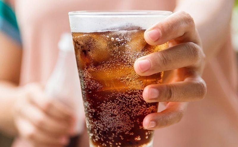 Uống coca có béo không? Top các loại đồ uống giữ dáng hiệu quả