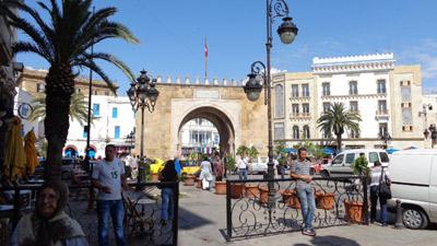 Tunis, thủ đô Cách Mạng Hoa Lài