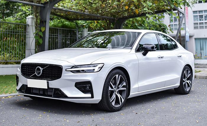 giá xe Volvo S60 từ 1,7 tỷ đồng